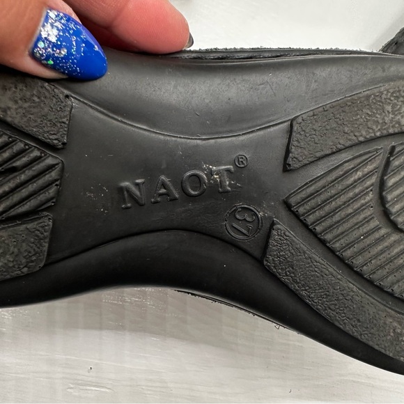 NAOT Shoes Mule Clogs Womens Size US 6.5 EU 37 Black Leather Slip On Round Toe - Picture 7 of 9